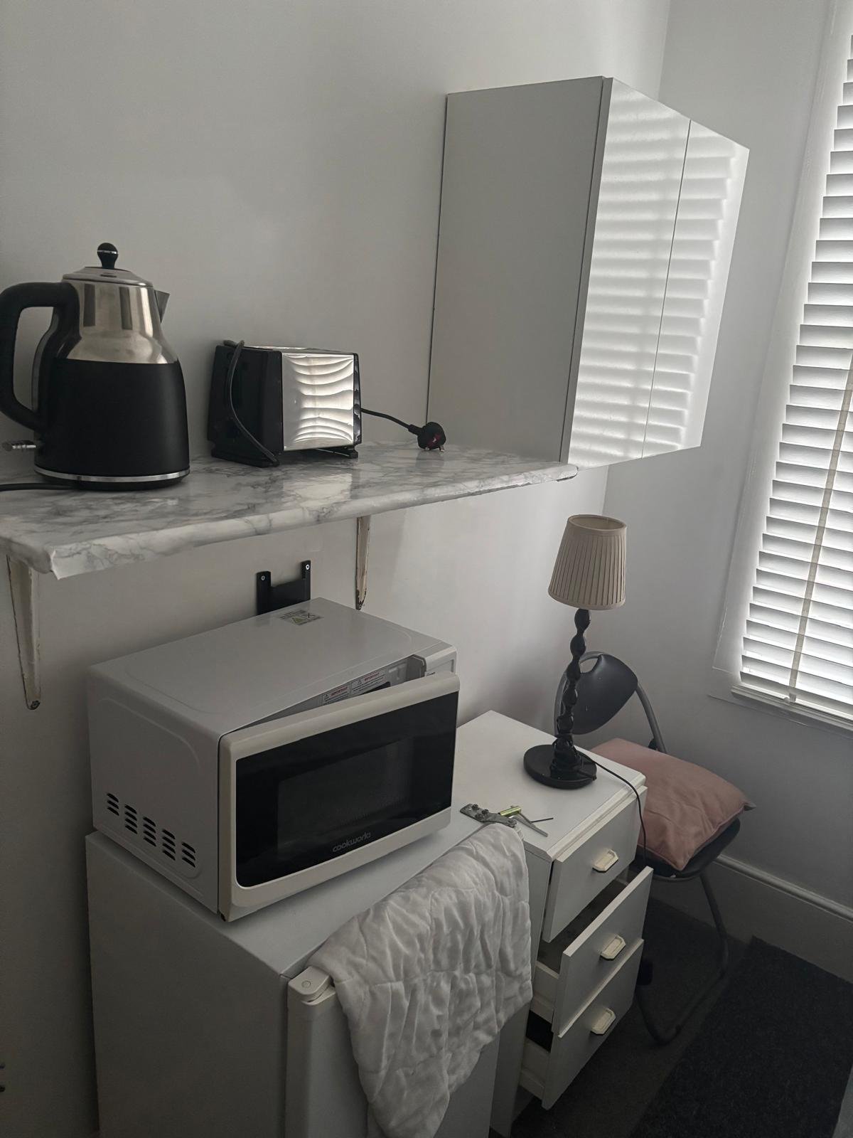 Fully Furnished Rooms